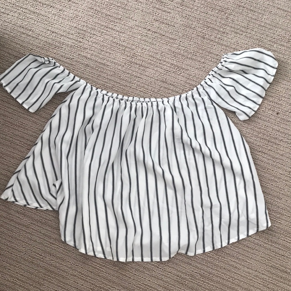 NWOT Black stripe off-shoulder Top